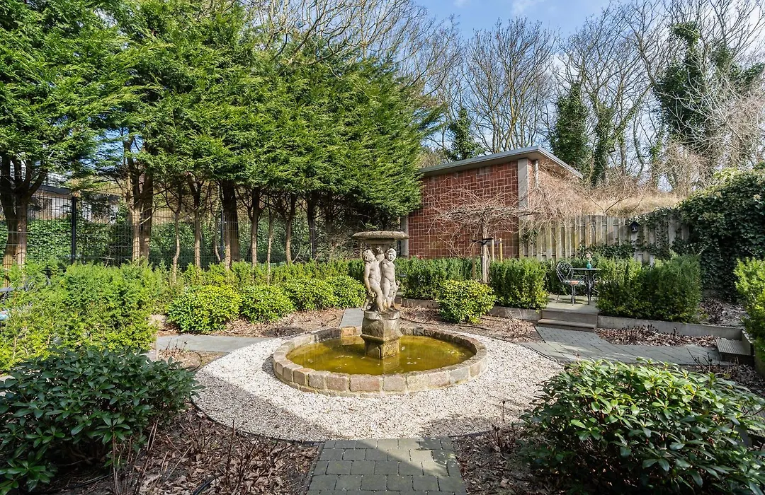 Boutique Pension Code Rose-1